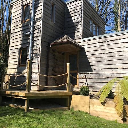 Winnie'S Corner - Self Contained Within The Grounds Of Another Property, In An Idyllic Wooded Setting Carlyon Bay Bagian luar foto