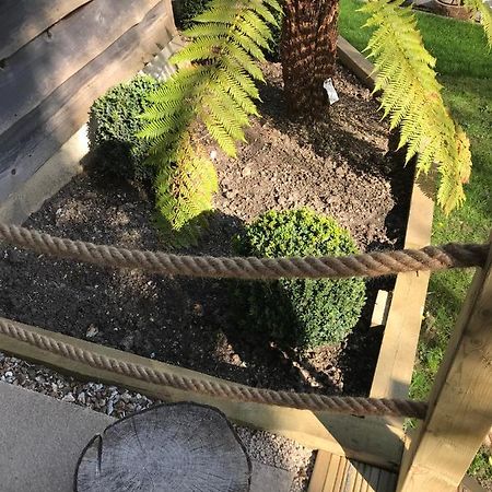 Winnie'S Corner - Self Contained Within The Grounds Of Another Property, In An Idyllic Wooded Setting Carlyon Bay Bagian luar foto