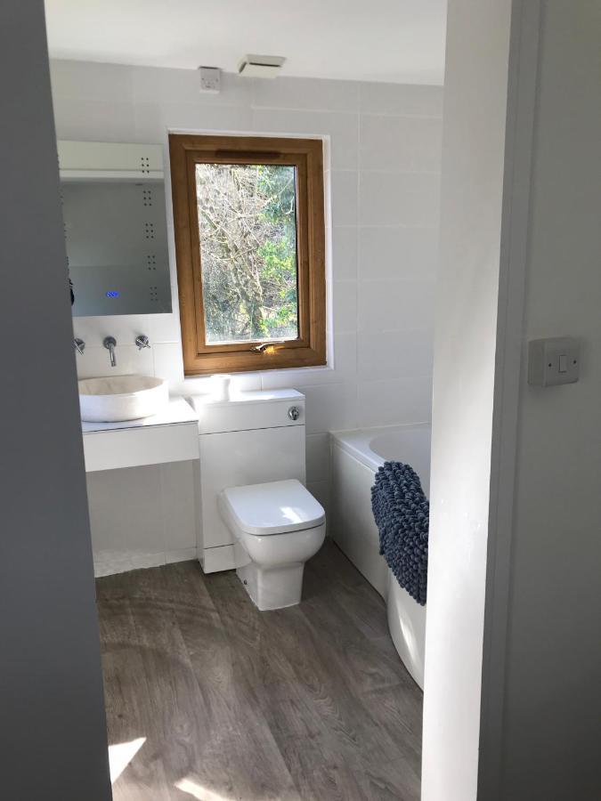 Winnie'S Corner - Self Contained Within The Grounds Of Another Property, In An Idyllic Wooded Setting Carlyon Bay Bagian luar foto