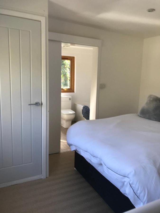 Winnie'S Corner - Self Contained Within The Grounds Of Another Property, In An Idyllic Wooded Setting Carlyon Bay Bagian luar foto