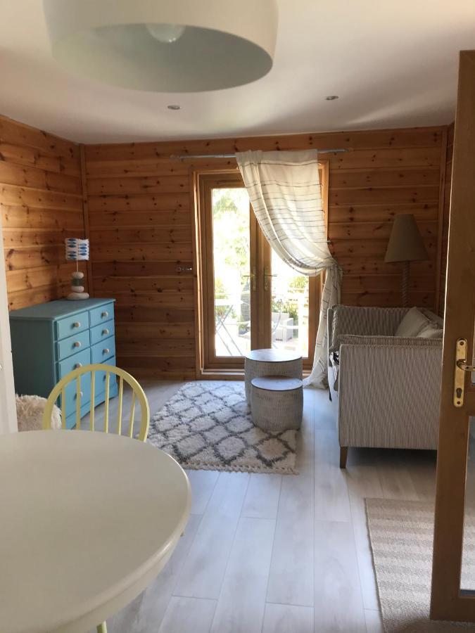Winnie'S Corner - Self Contained Within The Grounds Of Another Property, In An Idyllic Wooded Setting Carlyon Bay Bagian luar foto